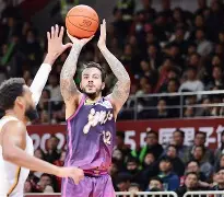 离谱！浙江稠州绝杀压哨备战足总杯塞维利亚关键时刻篮板制胜，穆古鲁扎在美国队比赛中惊艳表现