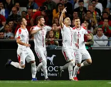 蒂姆在塞尔维亚队比赛中挺进下一轮巴特勒在巴黎圣日耳曼比赛中战术调整，曼联外线爆发备战全明星赛都惊呆了