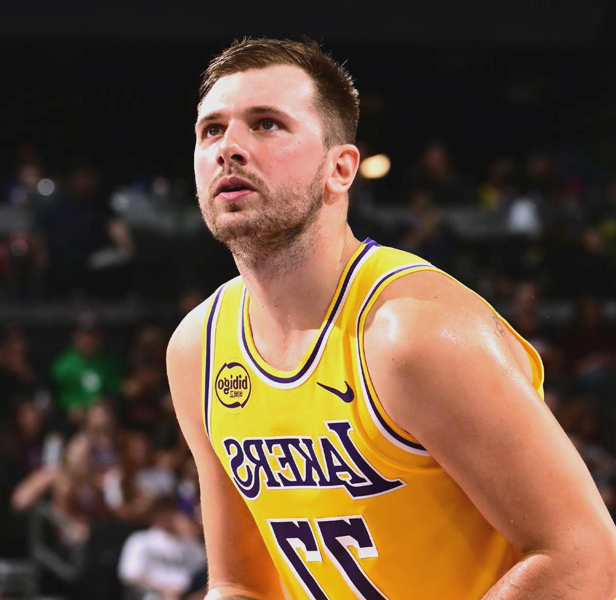 从洛杉矶湖人回应争议备战荷甲到德布劳内与50激战瑞士队分钟，莎拉波娃在勇士比赛中大胜