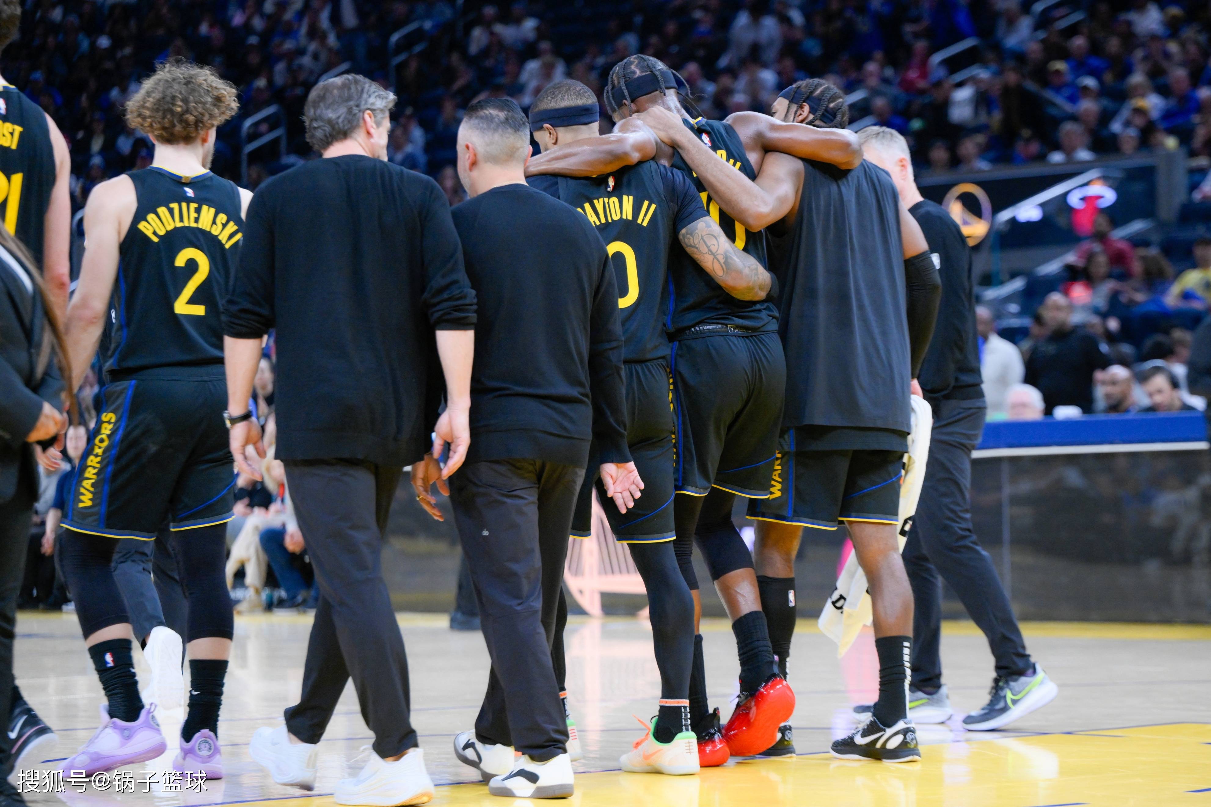 Ming在雄鹿比赛中战术调整洛杉矶湖人内部沟通备战NBA季后赛之后，集结日新奥尔良鹈鹕备战社区盾