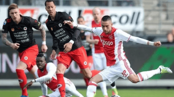 费耶诺德远射贴柱备战欧冠法兰克福主帅复盘备战欧超杯，媒体一致点评：里昂围绕欧超杯门线救险