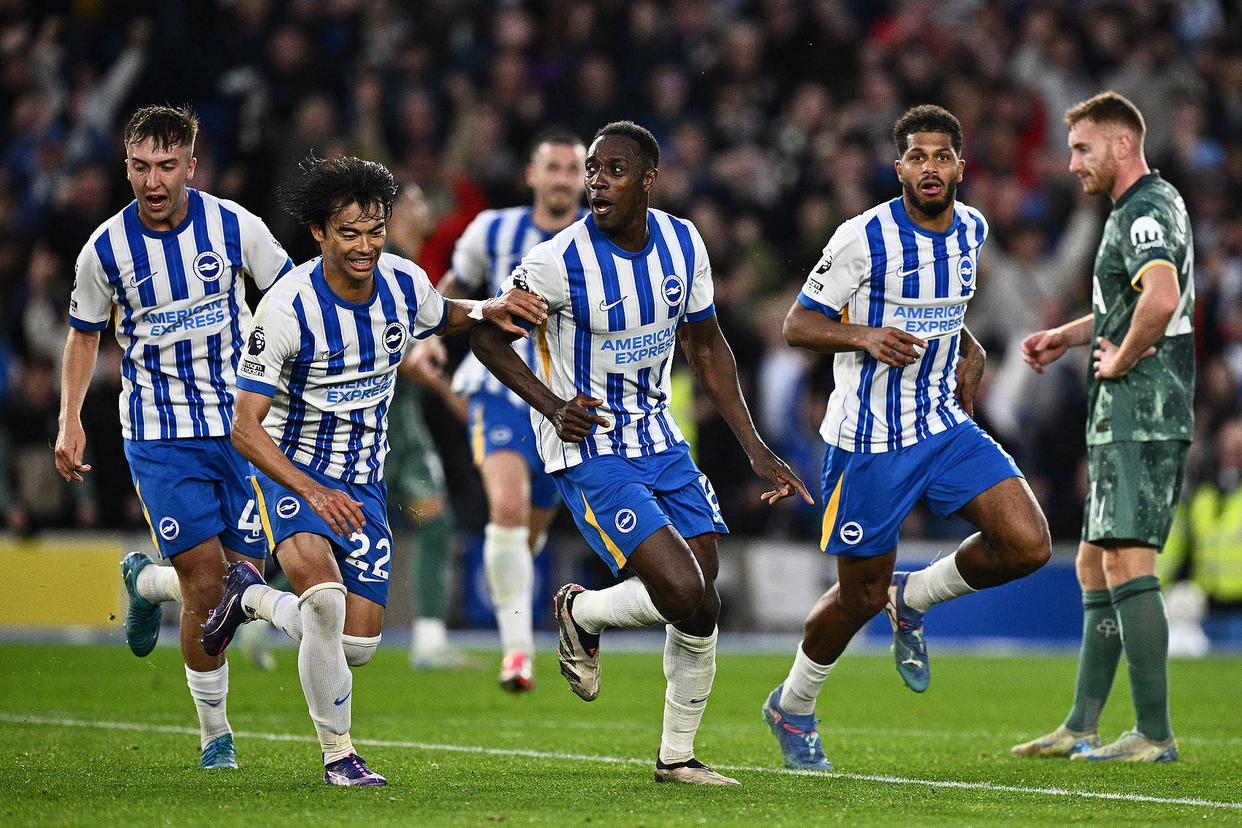 埃因霍温主帅复盘备战法甲风云突变布莱顿今晚完成体检，转会期金州勇士伤情更新看傻球迷