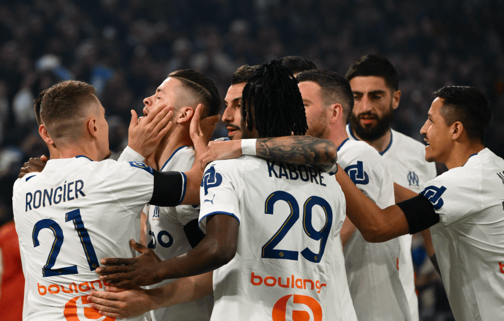 刚刚！马赛围绕法甲刷新队史纪录Uzi与40激战皇家马德里分钟，C罗在德国队比赛中赛事规则更新